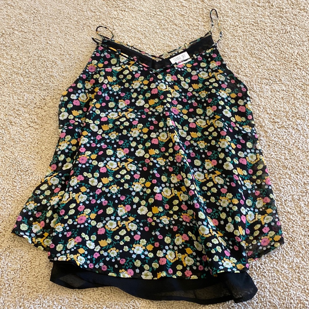 2/10 Women’s Floral Top